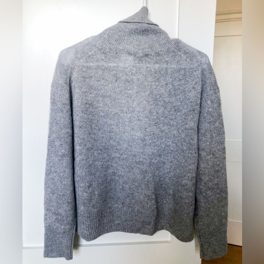 NWT grey Saks Fifth Avenue cashmere turtleneck sweater - Picture 3 of 4